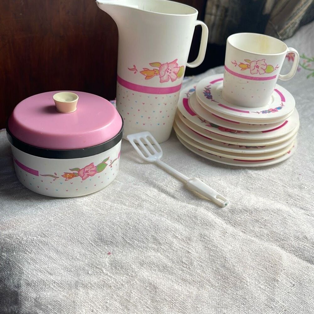 Vintage Chilton - Globe Inc replacement parts repaired stains.